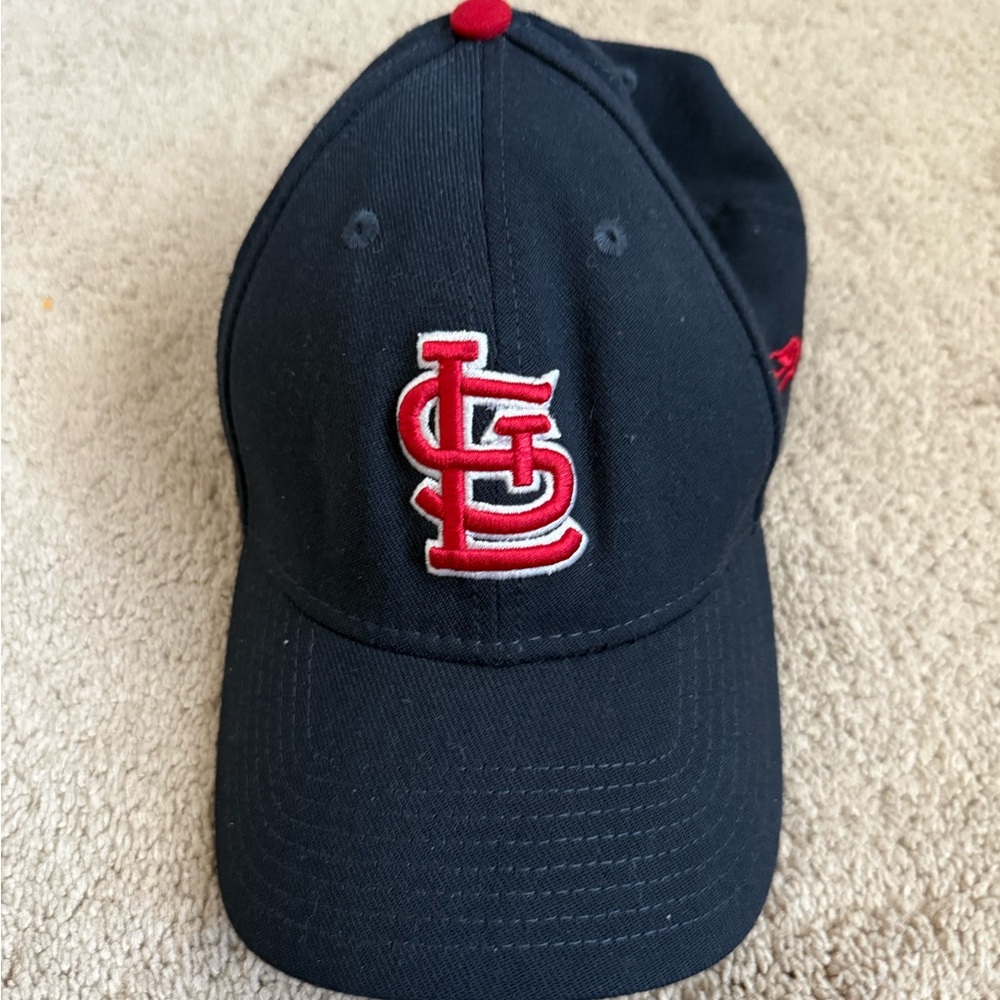 St. Louis Cardinals Black Cap - Picture 2 of 5